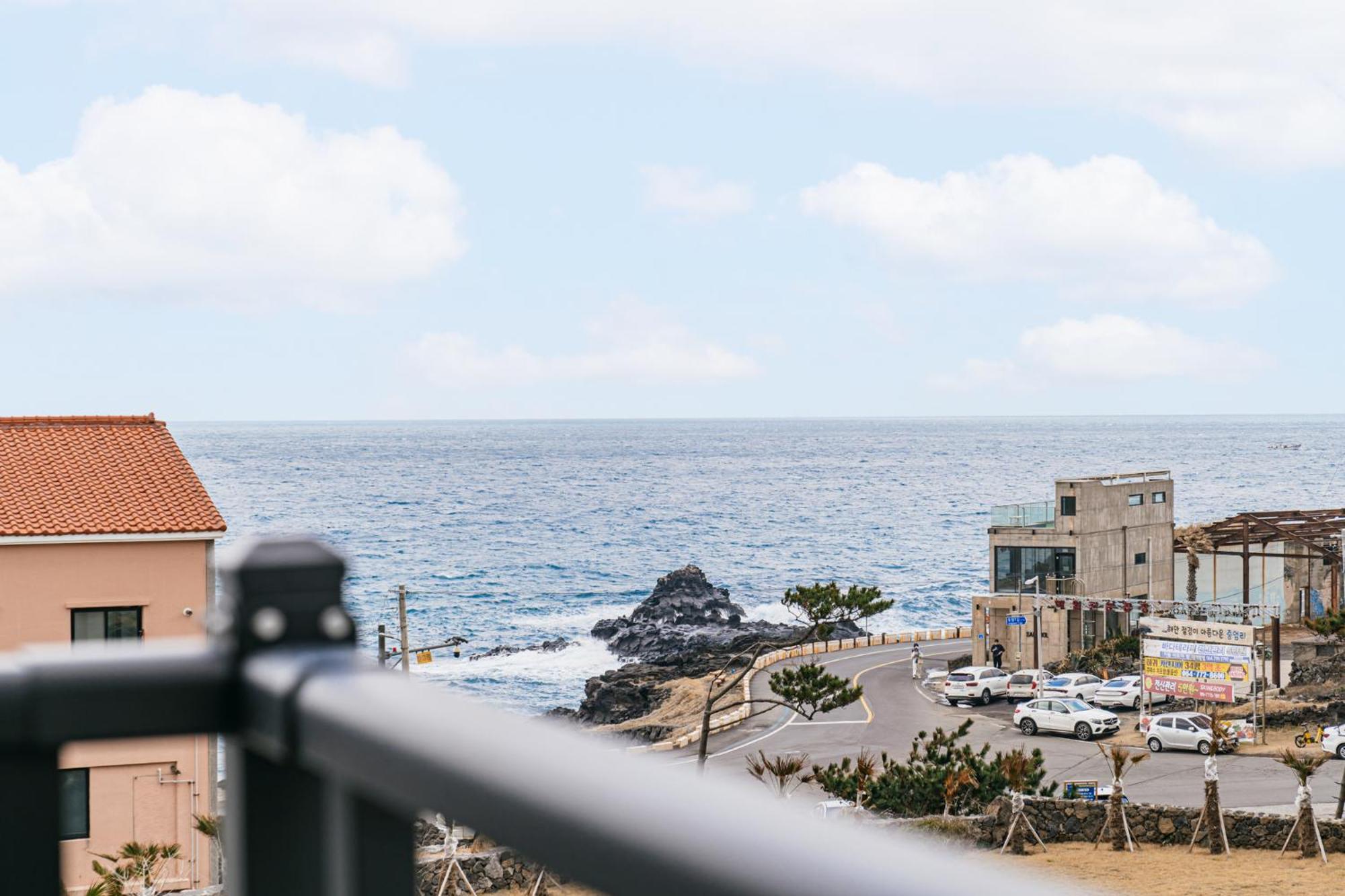 Ddosi Aewol Pool Villa Jeju Bagian luar foto
