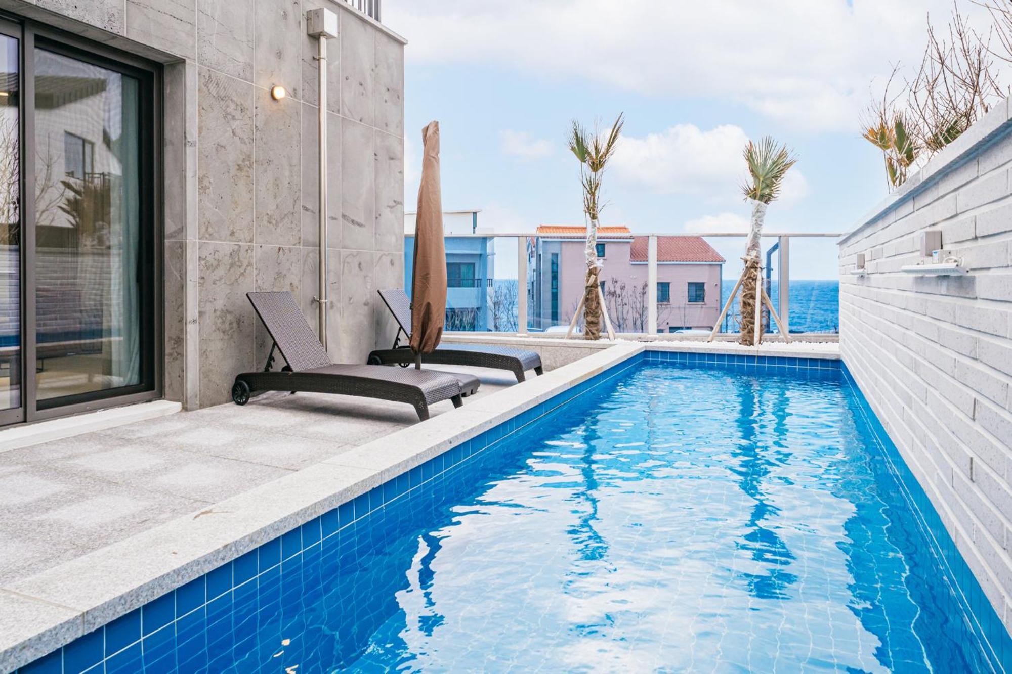 Ddosi Aewol Pool Villa Jeju Bagian luar foto